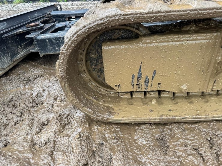 2022-caterpillar-305cr-image-16
