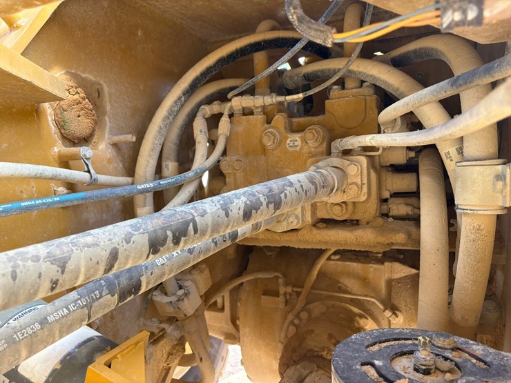 2014-caterpillar-972k-image-43