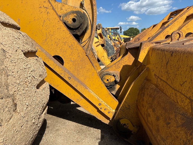 2017-caterpillar-988k-image-12