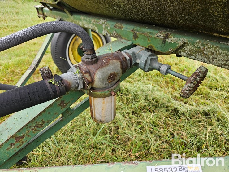john-deere-32b-image-17