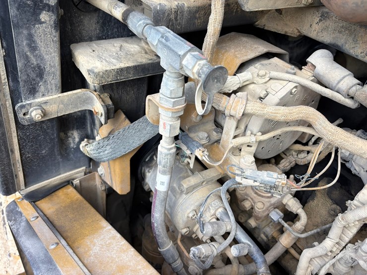 2014-caterpillar-972k-image-68
