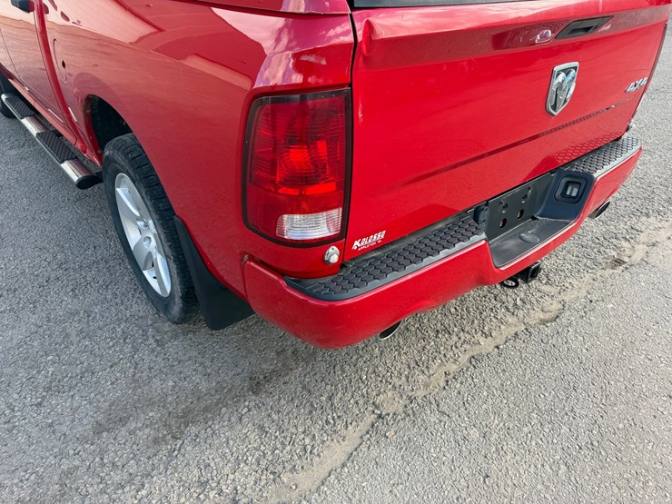 2012-dodge-1500-image-17