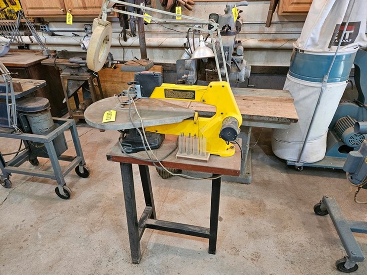 #8713-•-dewalt-scroll-saw-image-6