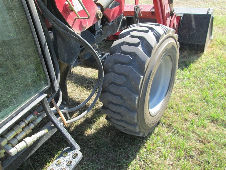 mahindra-2555-image-12