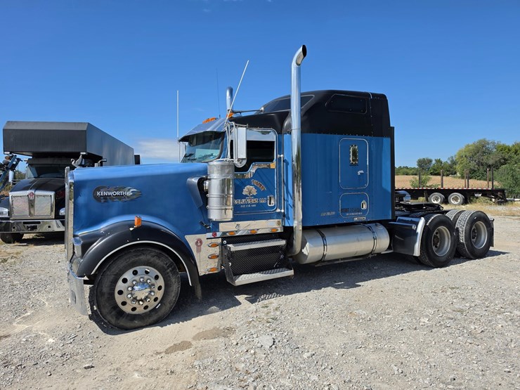 2003-kenworth-w900-image-4