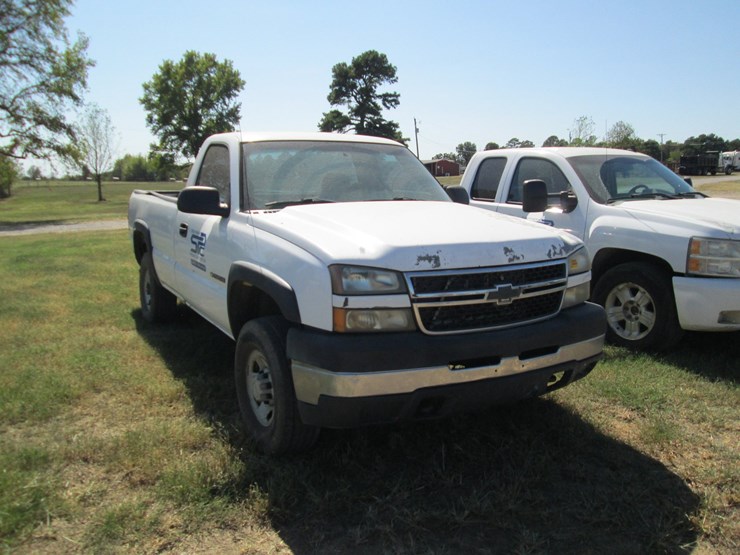 2007-chevrolet-2500hd-image-2