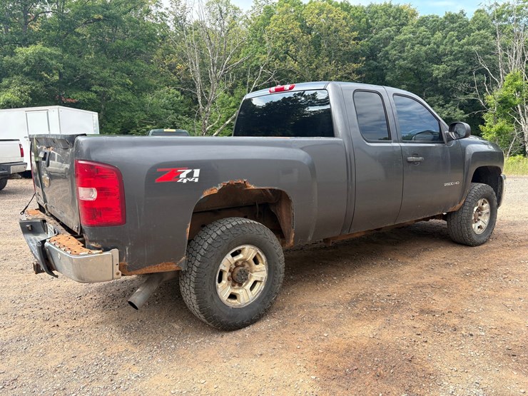 2010-chevrolet-silverado-2500-image-5