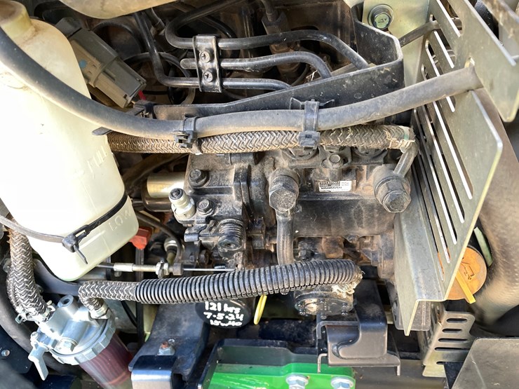 2025-john-deere-2025r-image-43
