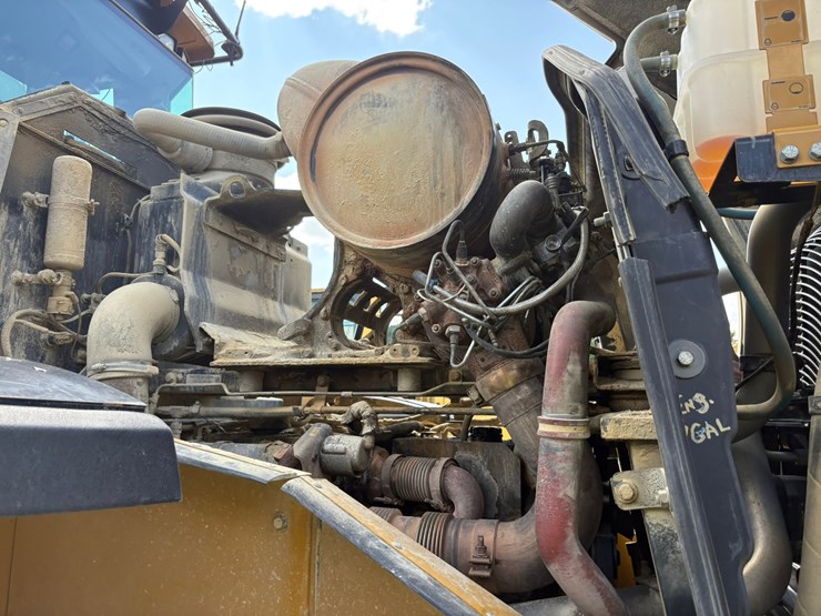 2014-caterpillar-972k-image-54