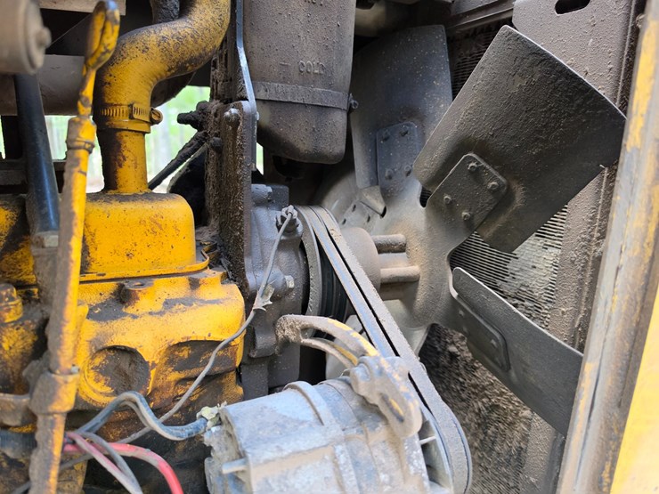 deere-555g-image-16