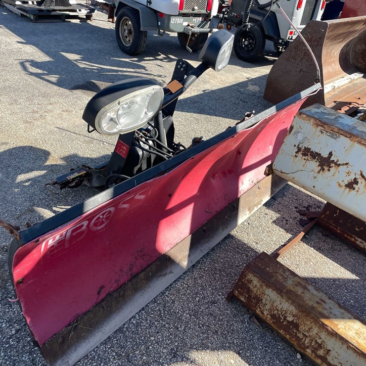 #4055 • Boss 7' 6" Snowplow (08)