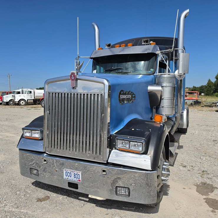 2003 KENWORTH W900