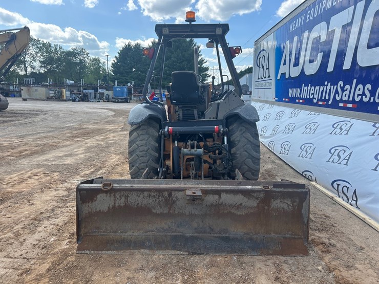 #2483-•-2009-case-570mxt-series-3-skip-loader-image-4