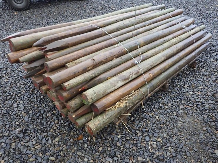 round-wooden-fence-posts-8'l-image-3