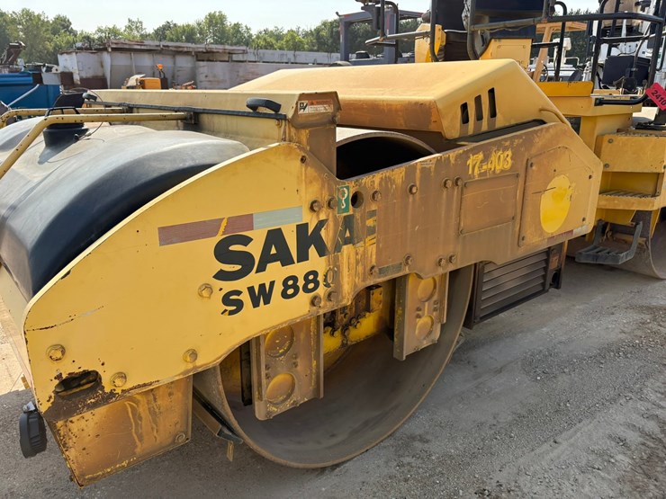 #2410-•-2015-sakia-sw880-double-drum-smooth-roller-compactor-image-21