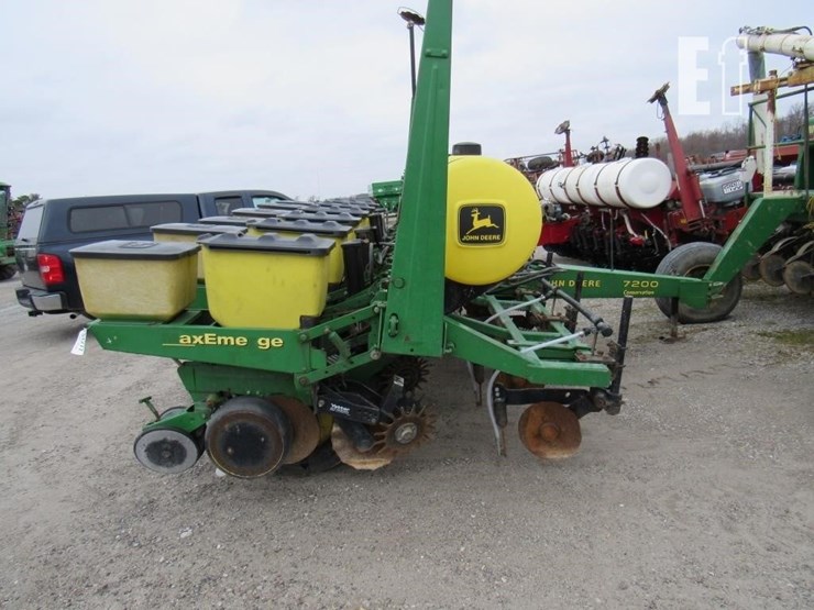 john-deere-7200-image-2