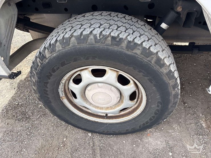 2016-ford-f150-image-25