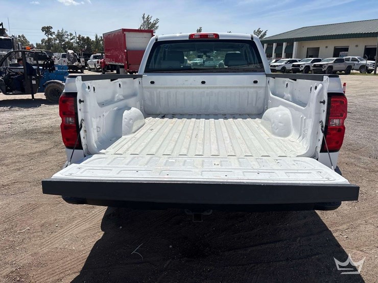 2014-chevrolet-silverado-crew-cab-pickup-truck-image-19