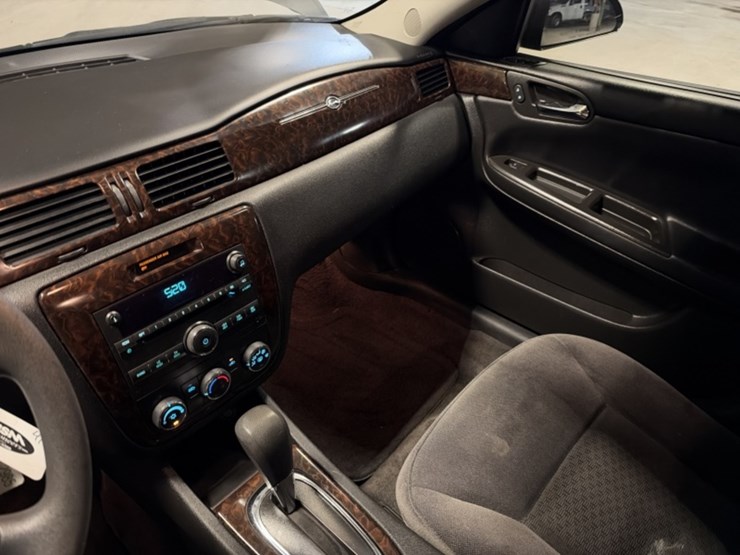 2014-chevrolet-impala-sdn-image-18