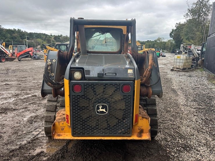 2017-deere-323e-image-5