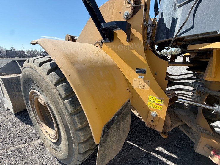 2015-caterpillar-950m-image-38