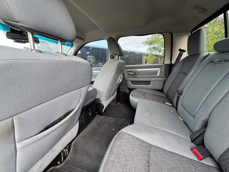 2013-dodge-2500-image-40