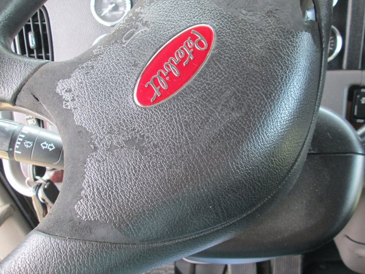 2018-peterbilt-389-image-44