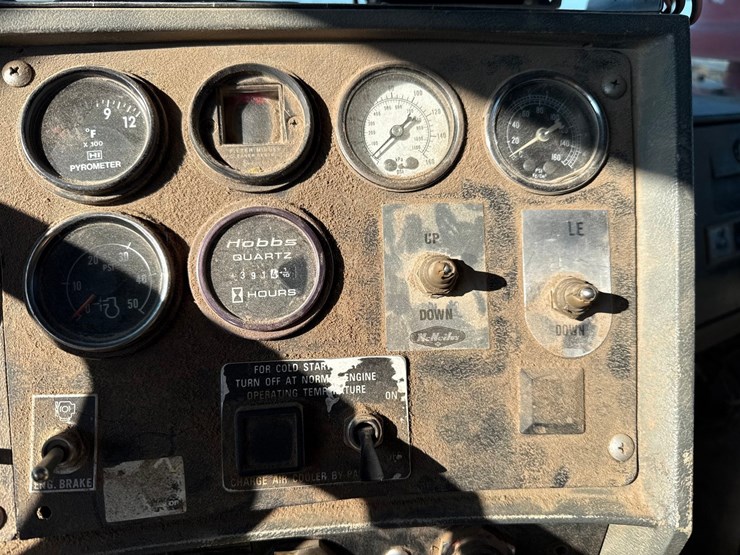 1992-mack-rb688s-image-68