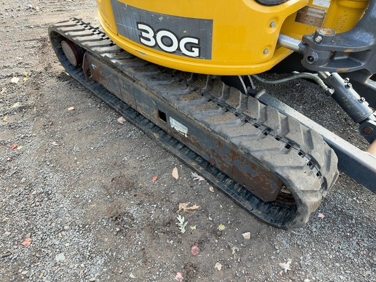 2020-deere-30g-image-19
