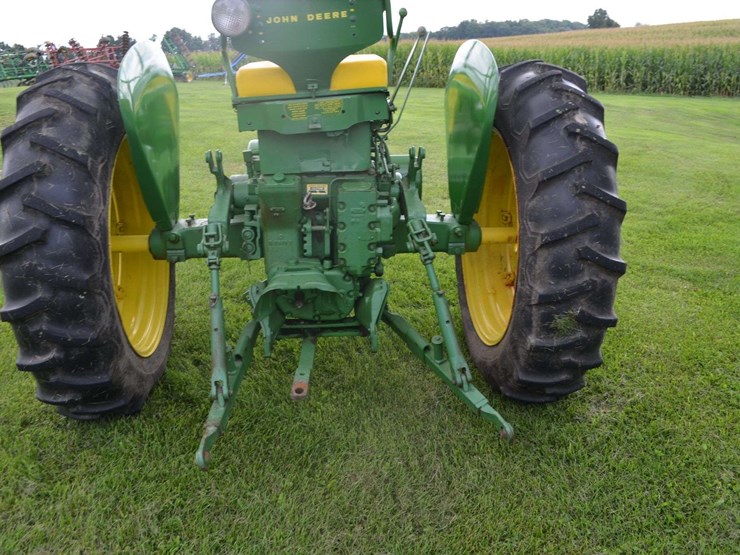 1957-john-deere-520-image-13