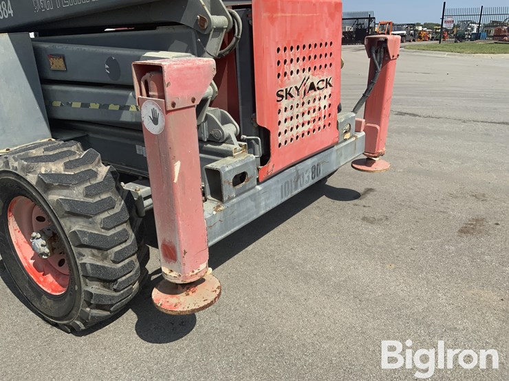 2014-skyjack-sj8841rt-image-13