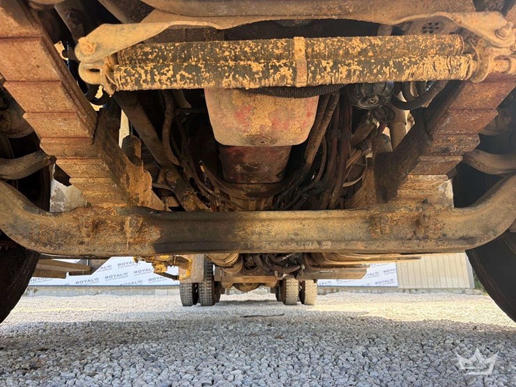 2017-freightliner-m2-106-image-53