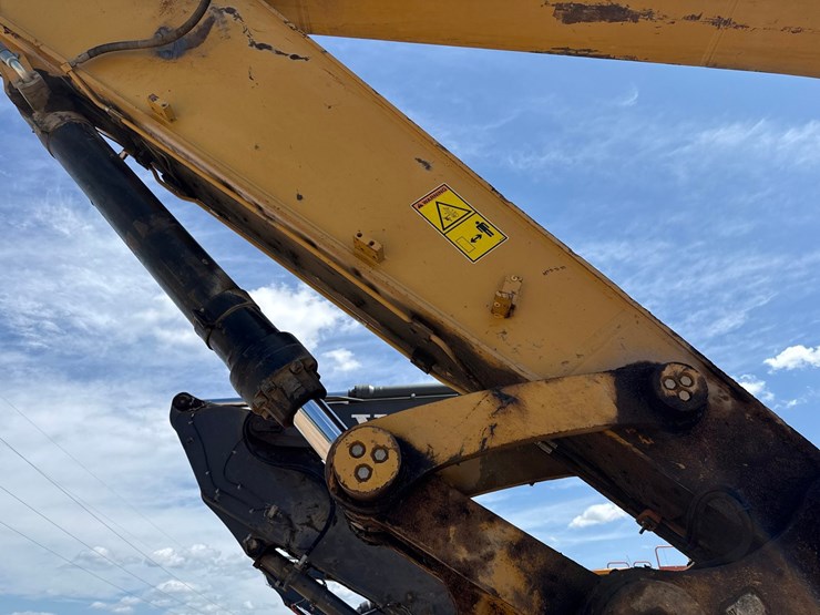 2012-caterpillar-c13-image-18