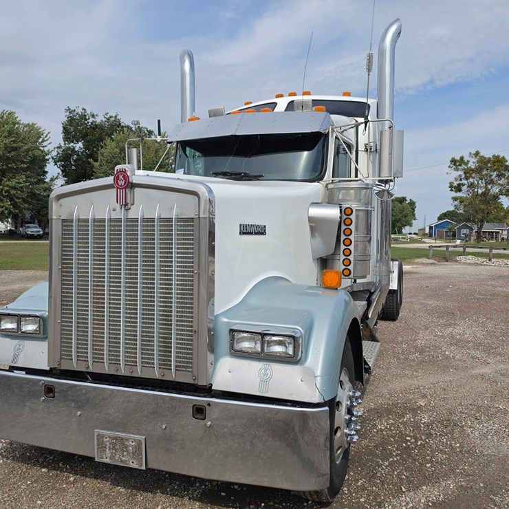 2007 KENWORTH W900