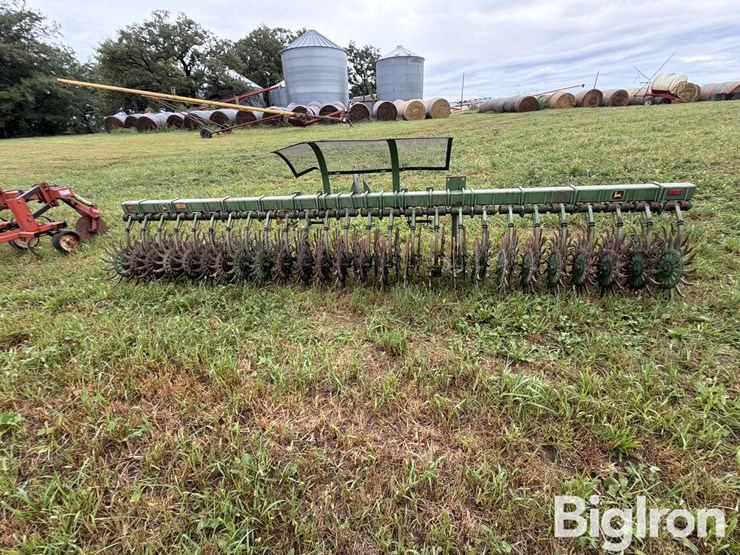 john-deere-400-image-6
