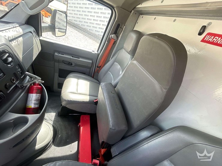 2019-ford-e350-image-23