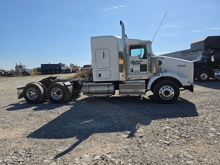 2018-kenworth-t800-image-28