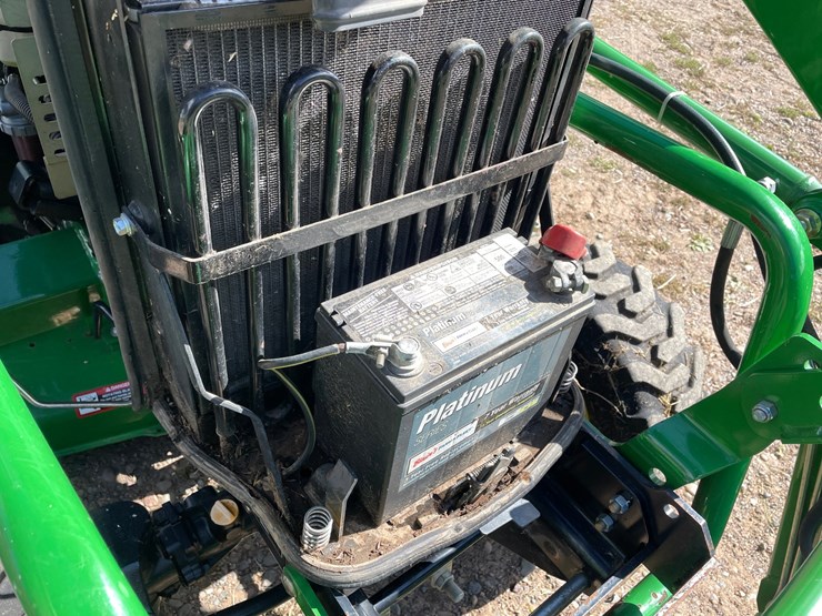 2025-john-deere-2025r-image-45