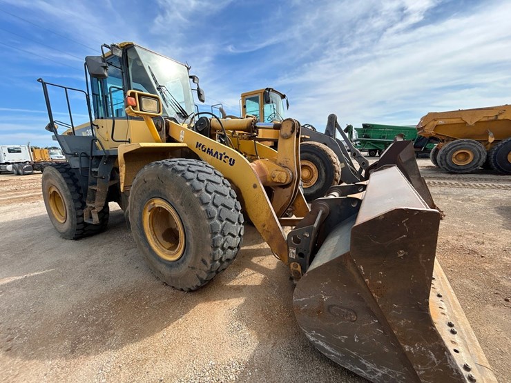 #3650-•-2011-komatsu-w380-6-wheel-loader-image-7