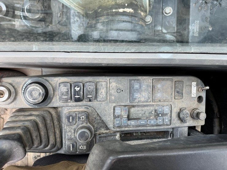 2019-bobcat-e145-image-30