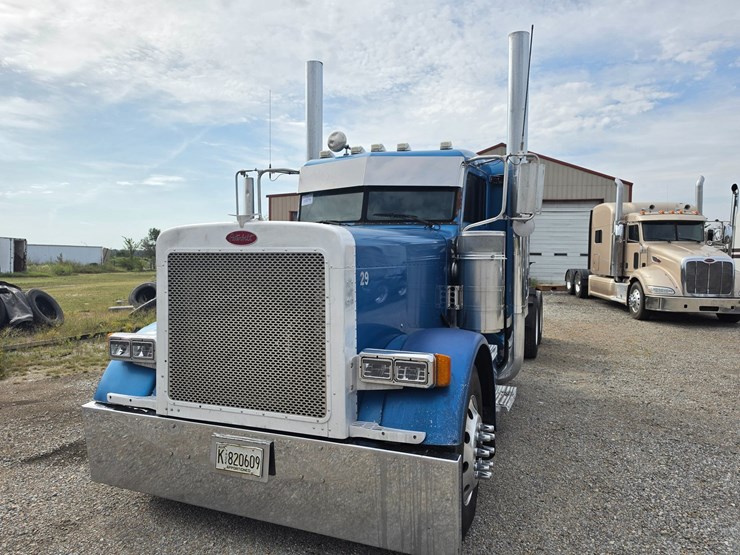 2005-peterbilt-379-image-3