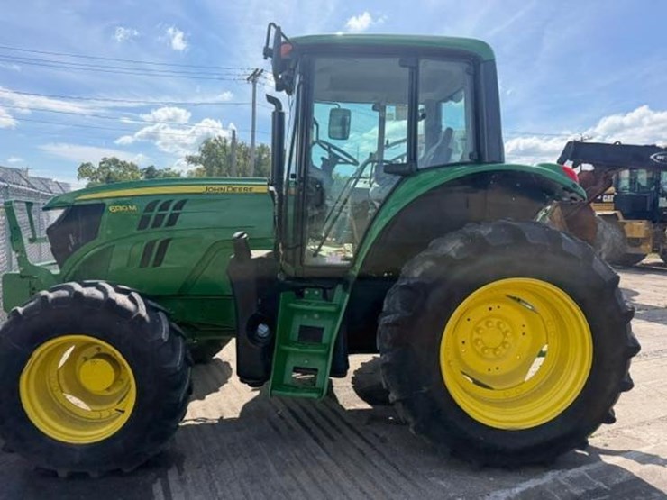 2018-john-deere-6130m-image-1
