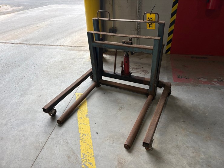 #3234-•-3-ton-wheel-jack-image-1