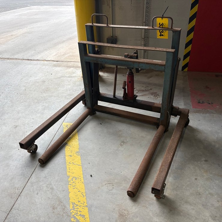 #3234 • 3 Ton Wheel Jack