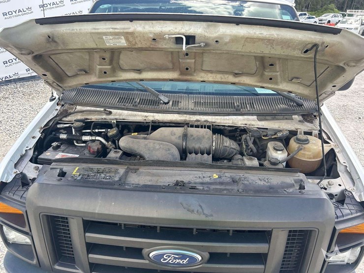2011-ford-cargo-image-8