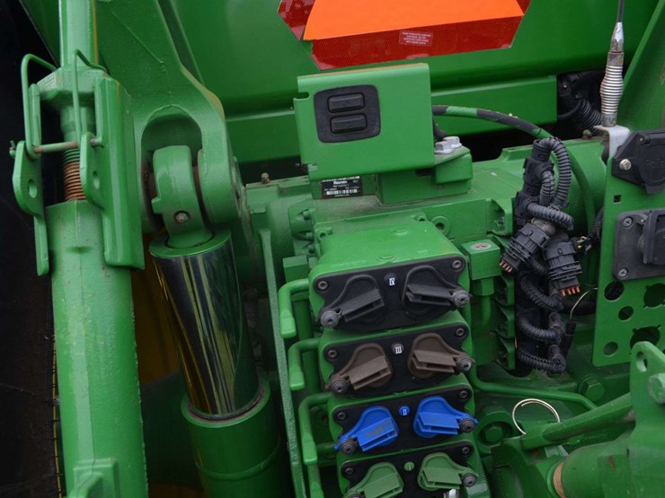 2011-john-deere-r-image-28