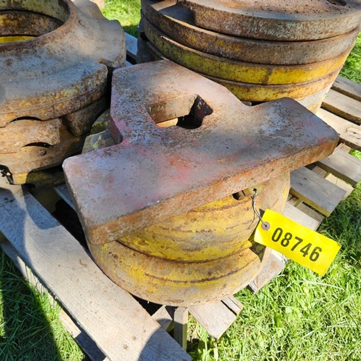 #8746 • John Deere Combine Weights