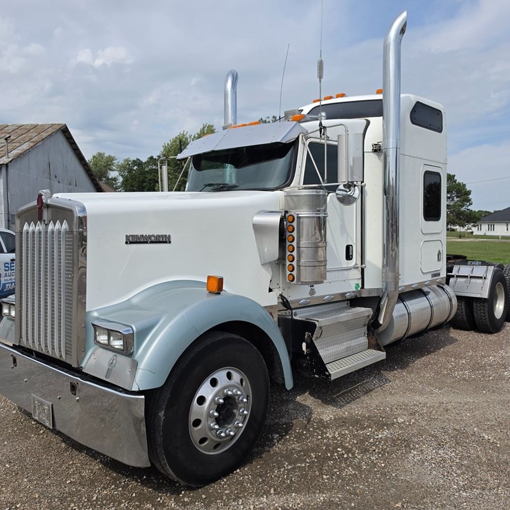 2007 KENWORTH W900