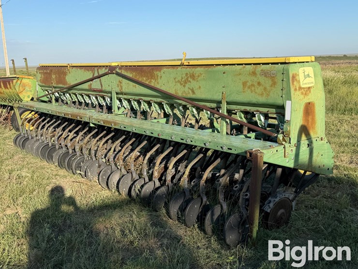 john-deere-520-image-7