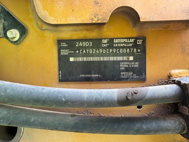 2020-caterpillar-249d-image-30